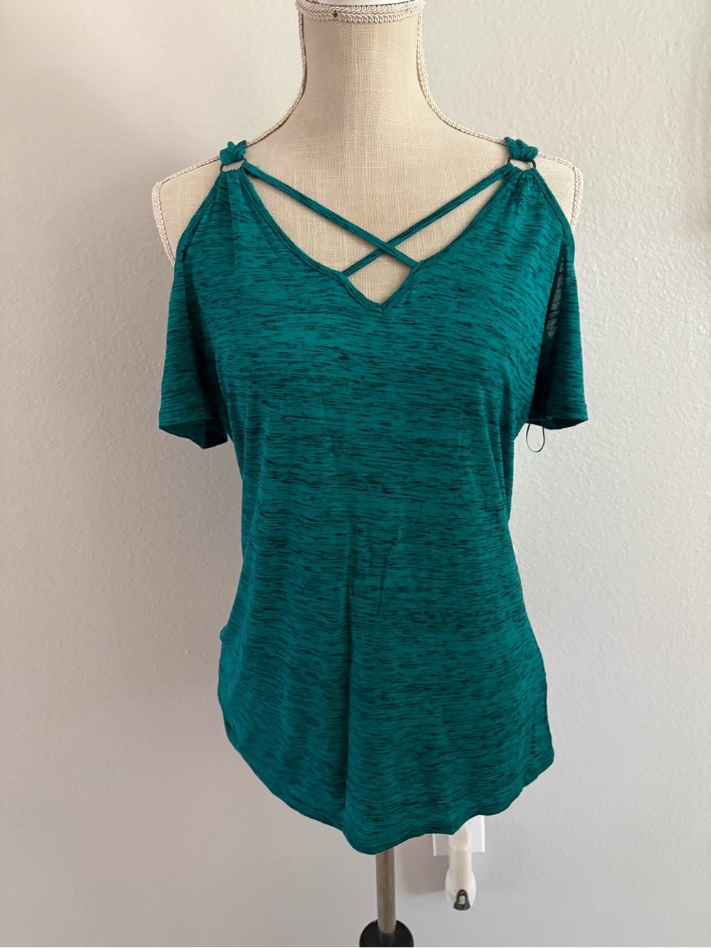 Rock & Republic Teal Cold-Shoulder Tank Top
